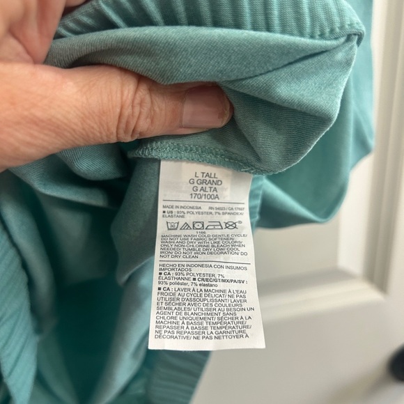 NWOT Old Navy Active Cloud Motion Large Tall Teal Sleeveless V-Neck Top. Go dry - Picture 9 of 11
